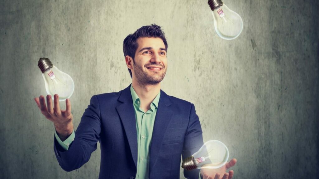 un formateur plein d'entrain pour animer une formation