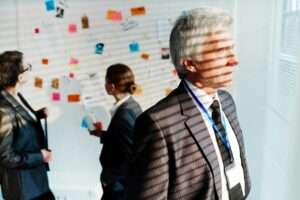 Dirigeants et managers confrontés à des problématiques organisationnelles et de pilotage